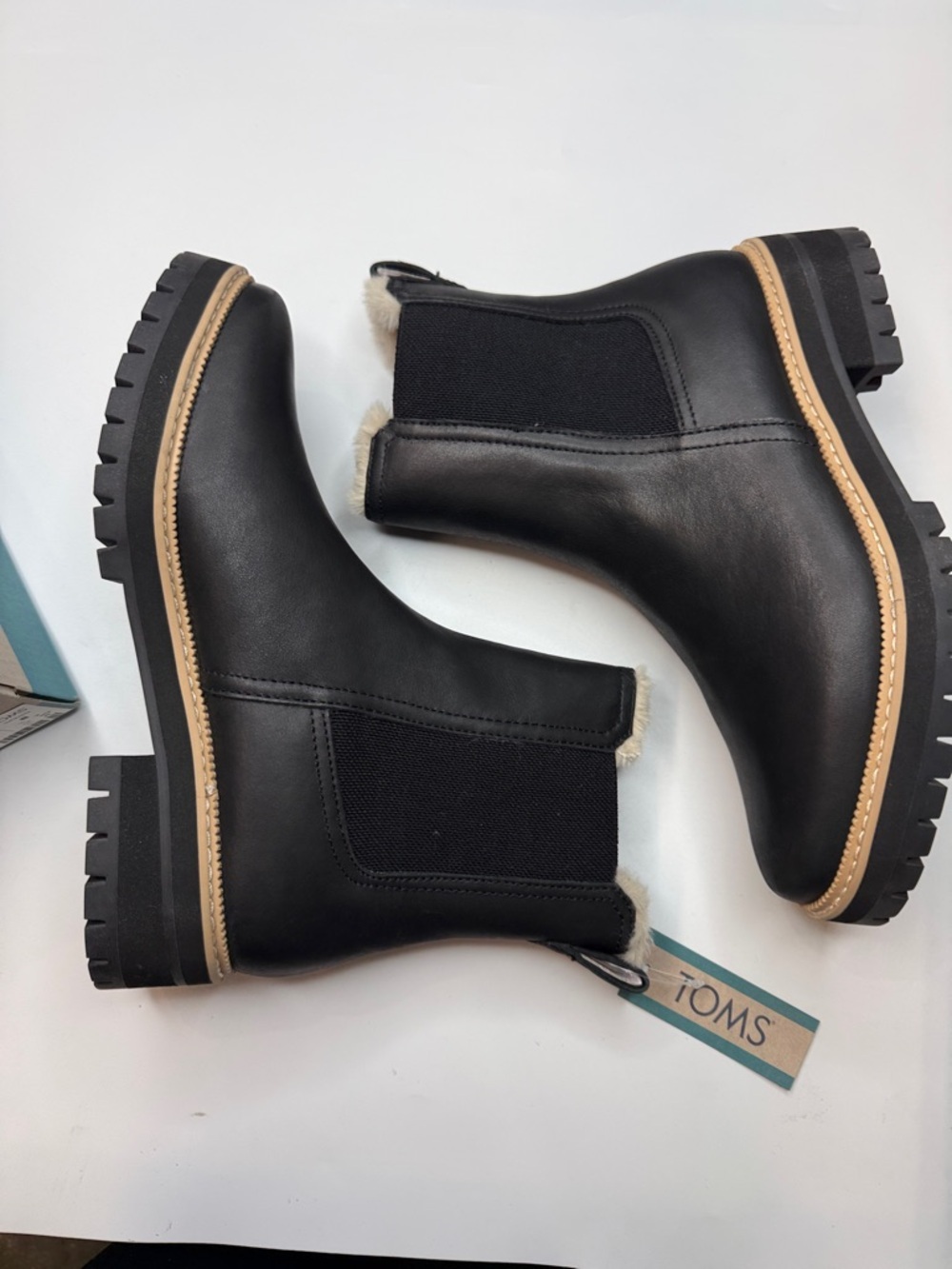TOMS Women's Bennet Faux Fur Chelsea Lug Booties- Size 8 - Picture 8 of 10